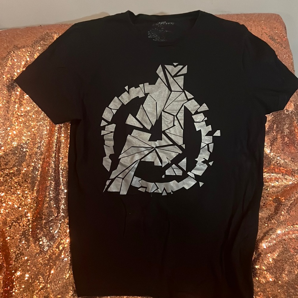 MARVEL AVENGERS black tee